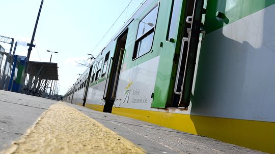 Nietrzeźwy mężczyzna na torach. Wstrzymano ruch pociągu w Sobolewie