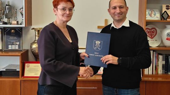Nowa sołtys Kacprówka. Justyna Kozikowska otrzymała zaświadczenie