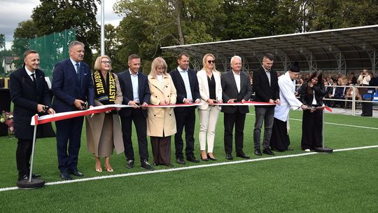 Nowy kompleks sportowy w Borowiu oficjalnie otwarty. Powstał nowoczesny stadion