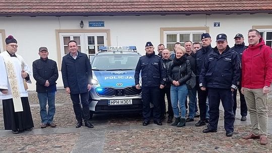 Nowy radiowóz dla policjantów z Maciejowic