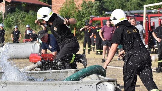 OSP Melanów wygrywa zawody strażackie