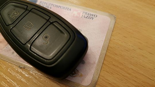 Pijany kierowca poloneza zatrzymany, a w Rudzie Talubskiej świadek odebrał kluczyki kierowcy audi