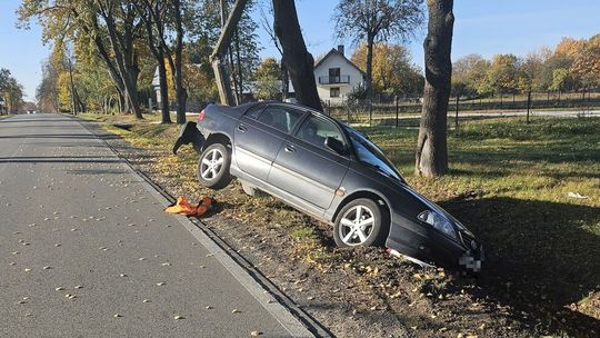 Pijany kierowca uderzył w latarnię i wpadł do rowu