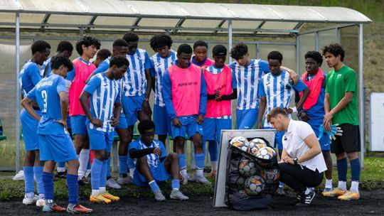 Piłkarski wieczór w Miętnem. SPORTSMATE360 Academy zagra z Motorem Lublin U19