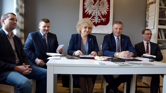 PiS chwali się osiągnięciami dla polskiej wsi