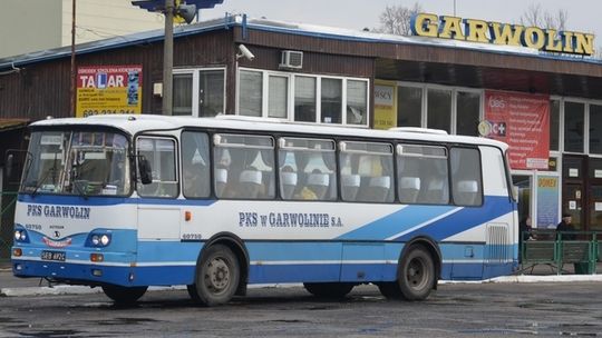 PKS zlikwidował kursy z Warszawy. Pasażerowie oburzeni