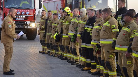 Pluton Pożar Las z powiatu garwolińskiego ruszył do działań przy pożarze lasu [wideo]