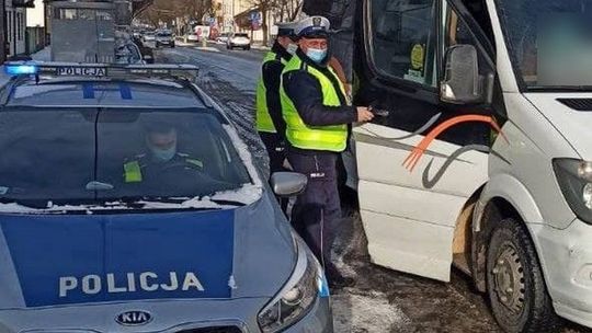 Policja kontroluje „maseczki”