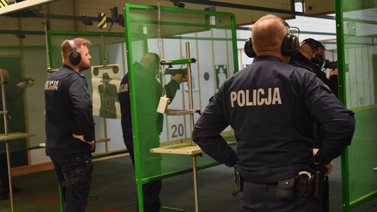 Policjanci doskonalili umiejętności strzeleckie