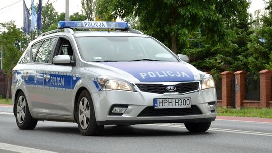 Policjanci jechali do aresztu z pijanym kierowcą. Po drodze zatrzymali kolejnego