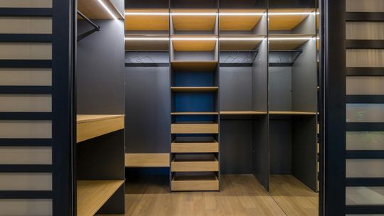 Poradnik: jak zamówić meble na wymiar na Bielanach (Warszawa)