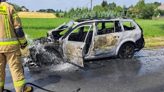 Pożar osobówki w gm. Sobolew