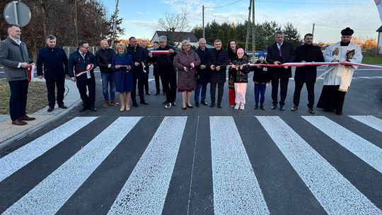 Przecięli wstęgi na wyremontowanych drogach powiatowych