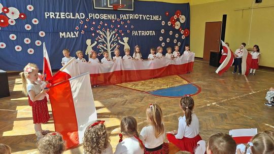 Przedszkolaki na patriotyczną nutę