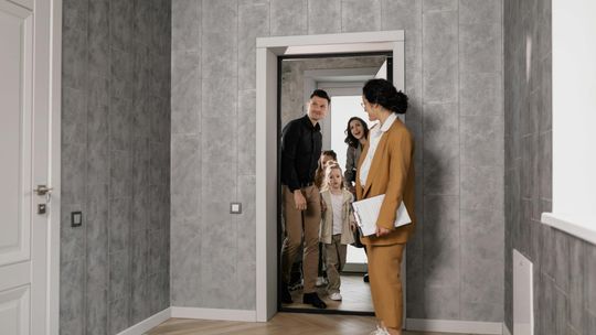 Przewodnik po zakupie mieszkań na sprzedaż w Markach: jak wybrać idealne lokum?