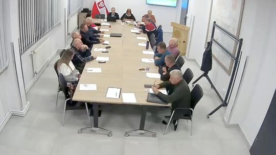 Radni spotkali się o świcie. Nadzwyczajna sesja rady gminy