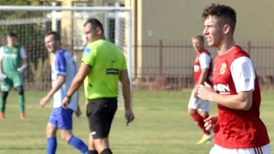 Rezerwy II-ligowca pokonane. Hat-trick Paszkowskiego