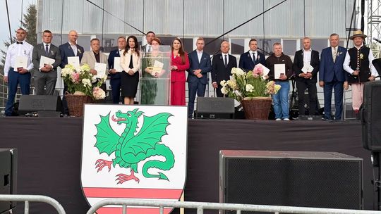 Rolnicy odznaczeni podczas Święta Plonów w Miętnem. Wybrano także najpiękniejszy wieniec