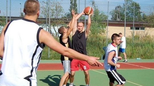 Ruszają rozgrywki streetballa