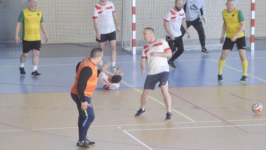 Samorządowcy z gminy Parysów najlepsi w futsalu
