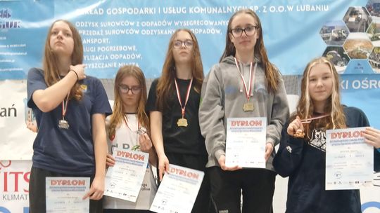 Siedem medali Delfina na zawodach w Lubaniu