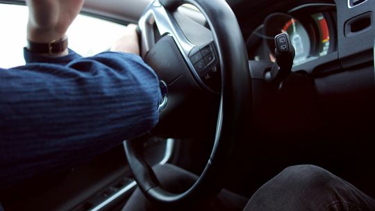 Skończył mu się alkohol, więc wsiadł za kółko. 50-latek miał dwa promile
