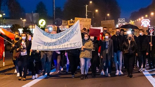 ?Spacer? odsłona druga. Kobiety i nie tylko w obronie wolności [wideo]