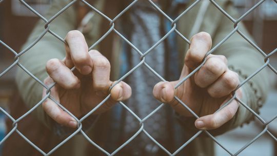 Stanowisko powiatu w sprawie „Paktu Migracyjnego” przyjęte. Głosowanie podzieliło radnych