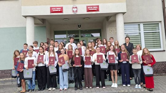 Stypendia Wójta Gminy Garwolin rozdane. Wyróżniono 81 uczniów