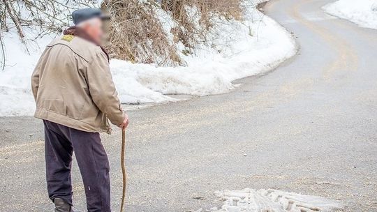 Synowie znęcali się nad ojcem. Z domu trafili do więzienia