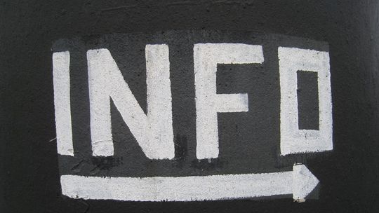 Totemy i infokioski - gdzie warto postawić na takie rozwiązania