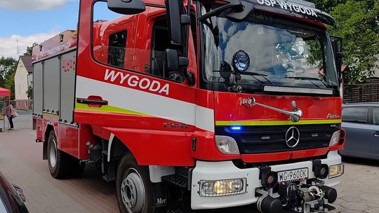 Trąbki: Kobieta nie otwierała drzwi, a zgłaszający dostał mandat