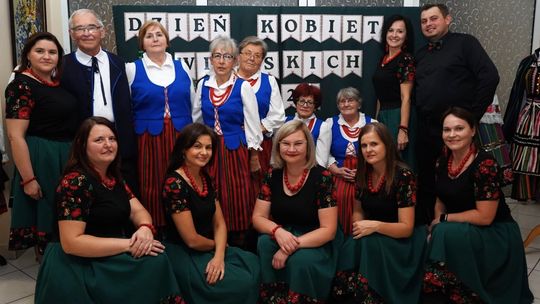 Tradycja, która łączy – Urzekający Bal i warsztaty wikliniarskie w Jaźwinach