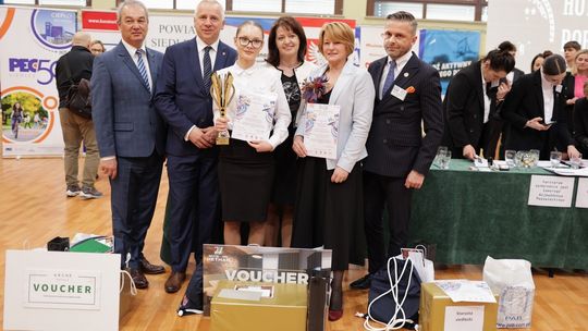 Uczennica Dwójki na podium ogólnopolskiego konkursu kelnerskiego