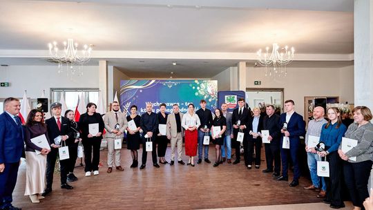 Uczniowie z powiatu garwolińskiego z sukcesami w ogólnopolskich olimpiadach i konkursach