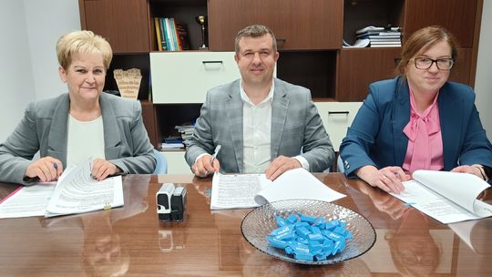 Umowa podpisana. Rusza budowa kanalizacji w Puznówce warta 15 mln zł