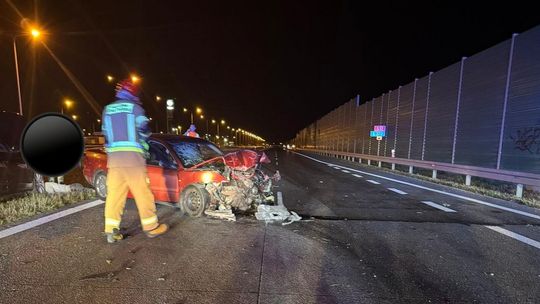 W nocy uderzył w bariery S17