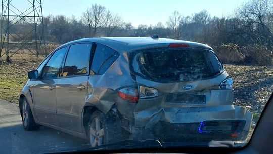 Wjechał w tył forda Wjechał w tył forda