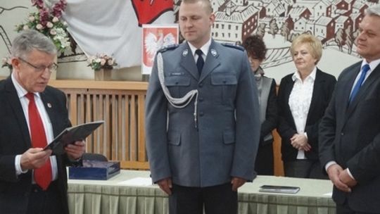 Władze dziękują policjantowi