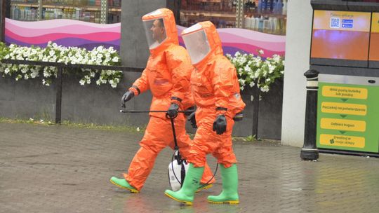 Włamanie do sklepu pod Garwolinem. Na miejscu pracowała specjalistyczna grupa chemiczna