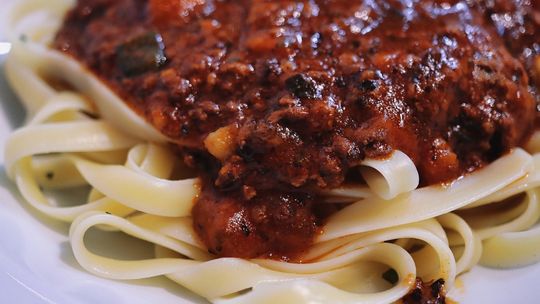 Włoskie sosy do makaronów – tradycje, smaki i kulinarne inspiracje