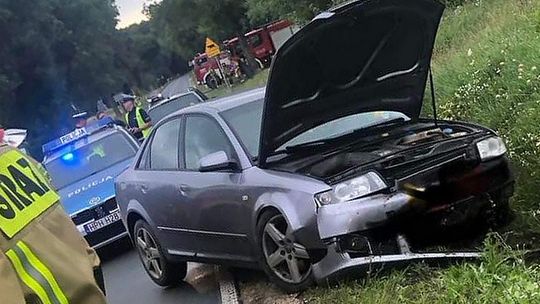 Wpadła w poślizg na plamie oleju