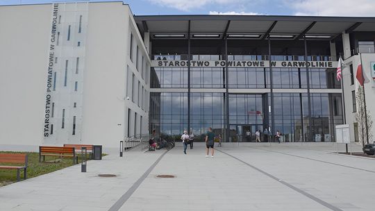 Wojewoda unieważnia decyzję zarządu ws. Krzysztofa Żochowskiego. Naruszona konstytucja