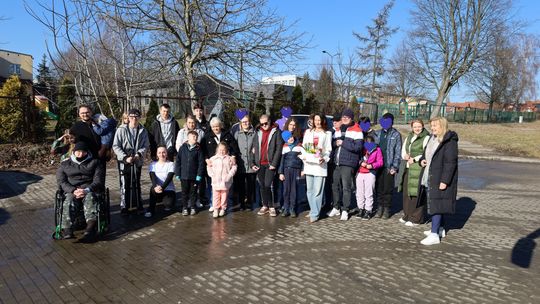 Wycieczka integracyjna dla osób z niepełnosprawnościami. Młodzież z Garwolina kontynuuje projekt „Zobacz Inaczej”