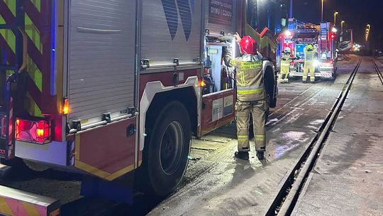 Wyciek benzyny z cysterny kolejowej w Pilawie. Interweniowała straż pożarna
