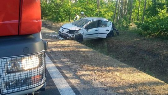 Wypadek na nadwiślance. Kobieta zasnęła za kierownicą