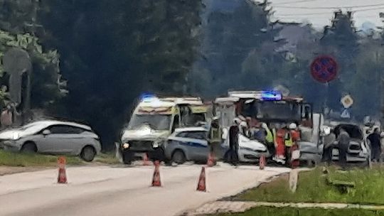 Wypadek z udziałem motocyklisty. 24-latka zabrało LPR