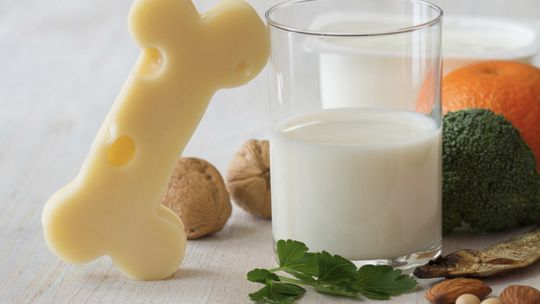 Wzmocnienie kości po 50-tce – jakie składniki są kluczowe?