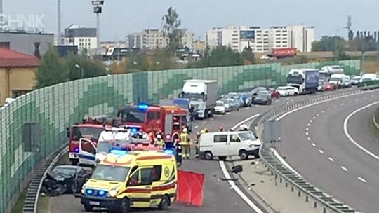 Zablokowana obwodnica. Zderzyły się trzy samochody