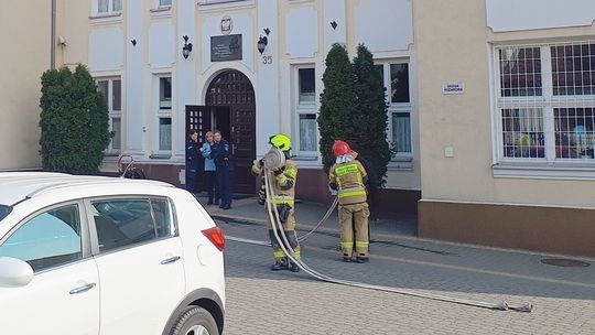 Zadymienie i ewakuacja w LO na Długiej